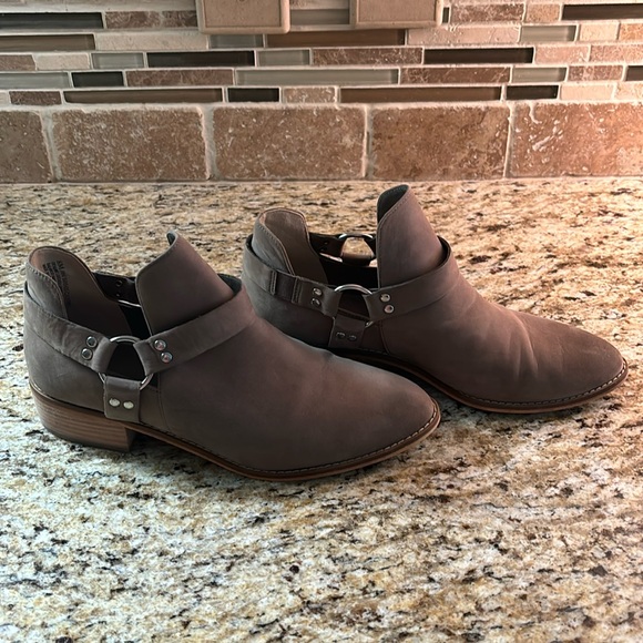BP Women’s Ankle Boot RN 58665 8M - Picture 1 of 7